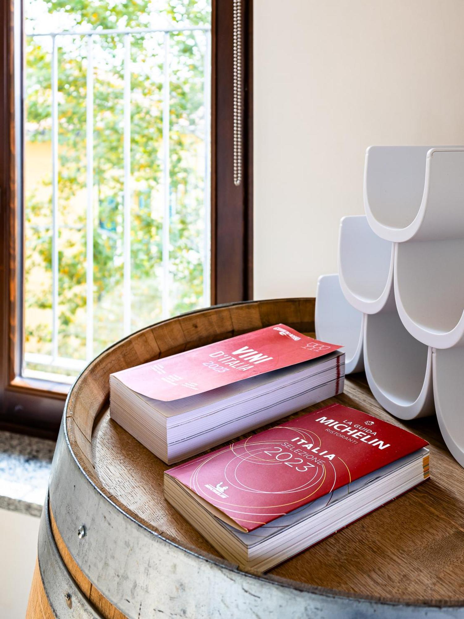 Hotel Charming Barolo Wine Loft Monforte dʼAlba Zewnętrze zdjęcie